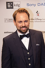 Steven Gätjen moderierte den Abend (©Foto: Martin Schmitz)